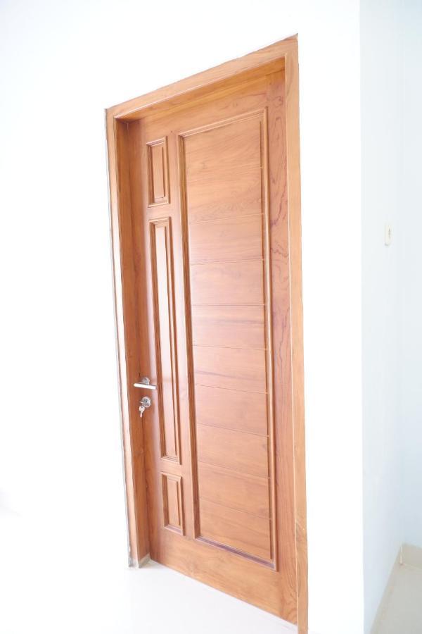 Hotel Griya Tetirah Syariah Mitra Reddoorz Wates  Esterno foto