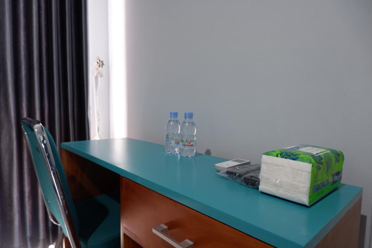 Hotel Griya Tetirah Syariah Mitra Reddoorz Wates  Esterno foto