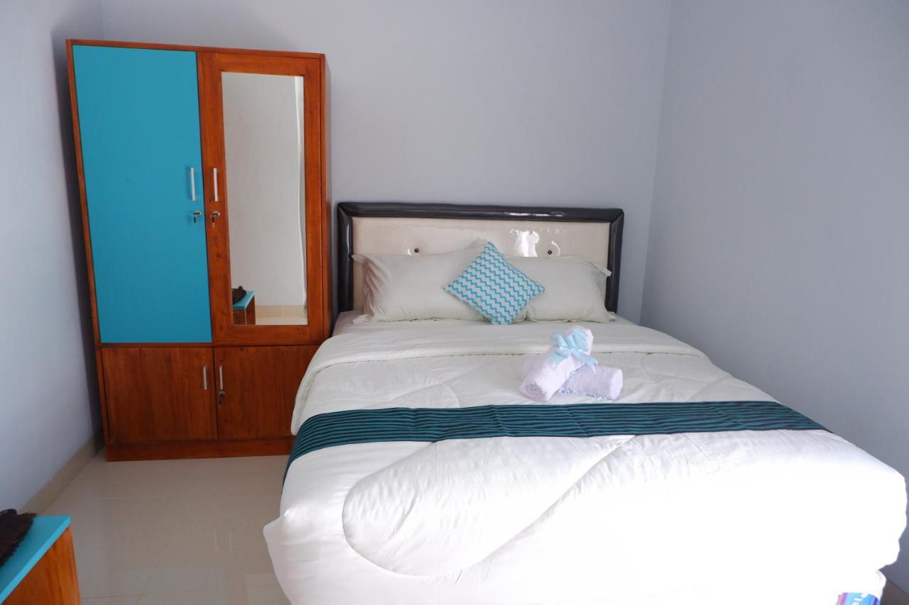 Hotel Griya Tetirah Syariah Mitra Reddoorz Wates  Esterno foto