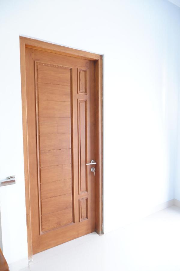Hotel Griya Tetirah Syariah Mitra Reddoorz Wates  Esterno foto
